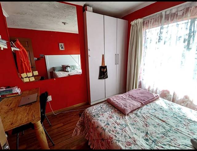 5 BEDROOM HOUSE FOR SALE IN THE ORCHARDS